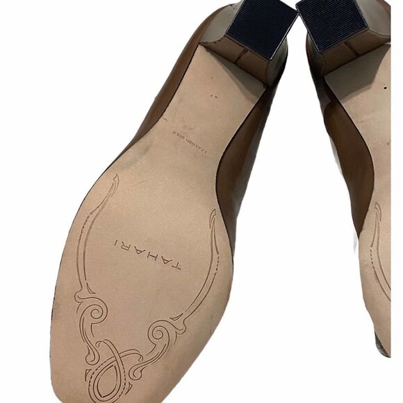 Tahari Bennett Bennett Peep Toe Block Heel Gold Metal Detail Leather Pumps Tan 9 - Picture 11 of 15